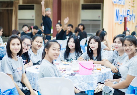 ภาพกิจกรรม คณะวิทยาศาสตร์และเทคโนโลยี จัดกิจกรรม goodbye senior'56 คณะวิทยาศาสตร์และเทคโนโลยี