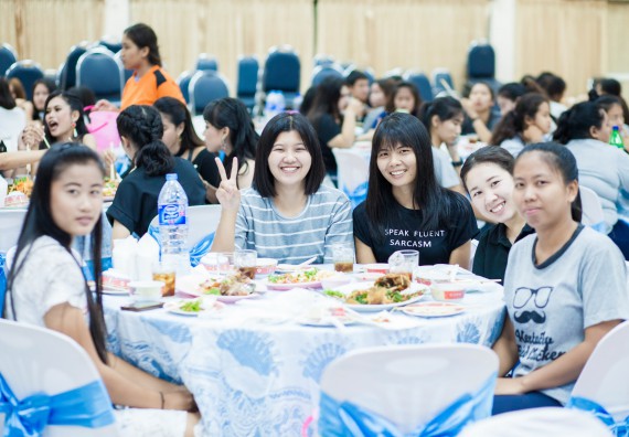 ภาพกิจกรรม คณะวิทยาศาสตร์และเทคโนโลยี จัดกิจกรรม goodbye senior'56 คณะวิทยาศาสตร์และเทคโนโลยี