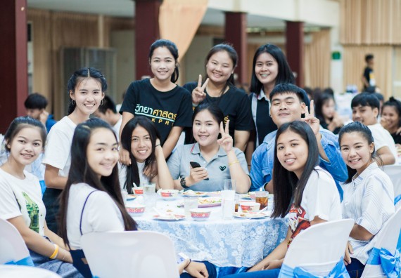 ภาพกิจกรรม คณะวิทยาศาสตร์และเทคโนโลยี จัดกิจกรรม goodbye senior'56 คณะวิทยาศาสตร์และเทคโนโลยี