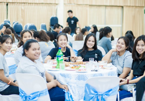 ภาพกิจกรรม คณะวิทยาศาสตร์และเทคโนโลยี จัดกิจกรรม goodbye senior'56 คณะวิทยาศาสตร์และเทคโนโลยี