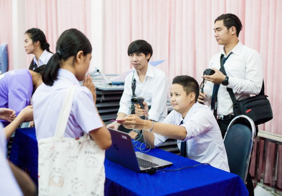 ภาพกิจกรรม  สโมสรนักศึกษาคณะวิทยาศาสตร์และเทคโนโลยี จัดโครงการปฐมนิเทศนักศึกษาใหม่ คณะวิทยาศาสตร์และเทคโนโลยี ประจำปี 2560