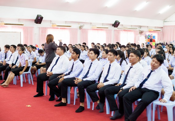 ภาพกิจกรรม  สโมสรนักศึกษาคณะวิทยาศาสตร์และเทคโนโลยี จัดโครงการปฐมนิเทศนักศึกษาใหม่ คณะวิทยาศาสตร์และเทคโนโลยี ประจำปี 2560