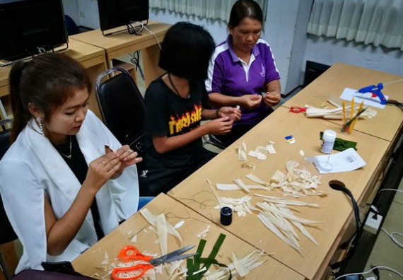 ภาพกิจกรรม หลักสูตรเทคโนโลยีสารสนเทศ จัดการอบรมเชิงปฏิบัติการ เรื่อง การใช้คอมพิวเตอร์เบื้องต้นในผู้สูงอายุ