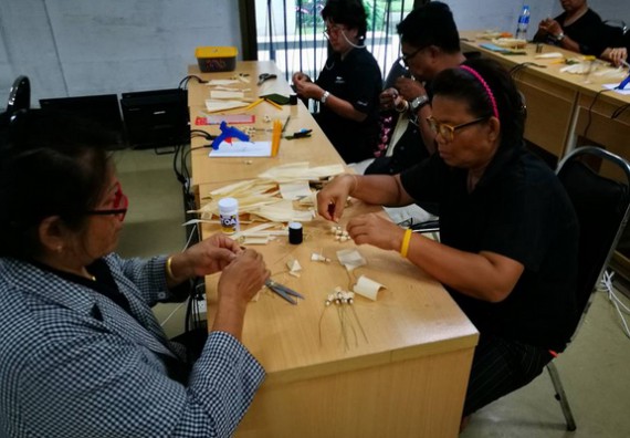 ภาพกิจกรรม หลักสูตรเทคโนโลยีสารสนเทศ จัดการอบรมเชิงปฏิบัติการ เรื่อง การใช้คอมพิวเตอร์เบื้องต้นในผู้สูงอายุ