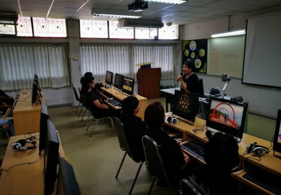 ภาพกิจกรรม หลักสูตรเทคโนโลยีสารสนเทศ จัดการอบรมเชิงปฏิบัติการ เรื่อง การใช้คอมพิวเตอร์เบื้องต้นในผู้สูงอายุ