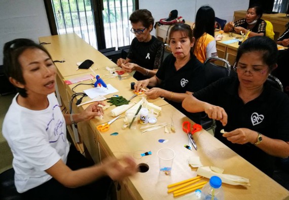 ภาพกิจกรรม หลักสูตรเทคโนโลยีสารสนเทศ จัดการอบรมเชิงปฏิบัติการ เรื่อง การใช้คอมพิวเตอร์เบื้องต้นในผู้สูงอายุ