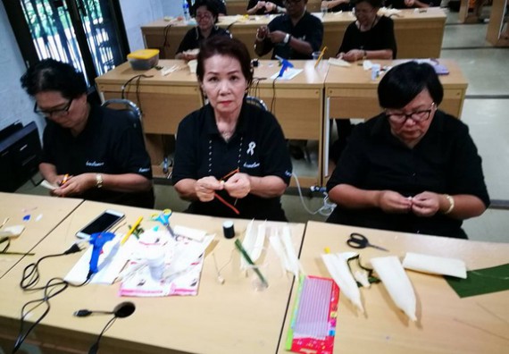 ภาพกิจกรรม หลักสูตรเทคโนโลยีสารสนเทศ จัดการอบรมเชิงปฏิบัติการ เรื่อง การใช้คอมพิวเตอร์เบื้องต้นในผู้สูงอายุ