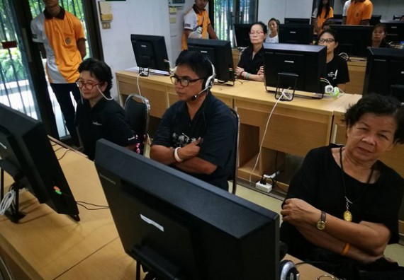 ภาพกิจกรรม หลักสูตรเทคโนโลยีสารสนเทศ จัดการอบรมเชิงปฏิบัติการ เรื่อง การใช้คอมพิวเตอร์เบื้องต้นในผู้สูงอายุ