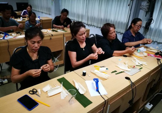 ภาพกิจกรรม หลักสูตรเทคโนโลยีสารสนเทศ จัดการอบรมเชิงปฏิบัติการ เรื่อง การใช้คอมพิวเตอร์เบื้องต้นในผู้สูงอายุ