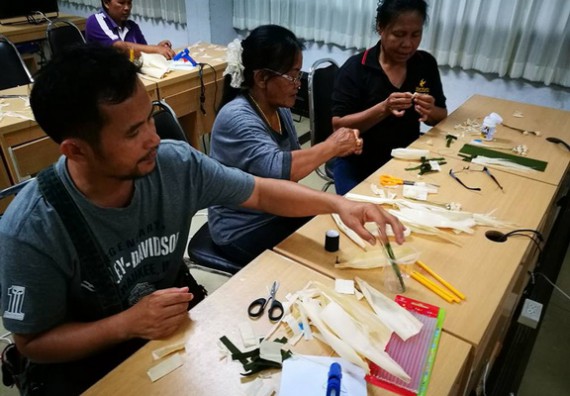 ภาพกิจกรรม หลักสูตรเทคโนโลยีสารสนเทศ จัดการอบรมเชิงปฏิบัติการ เรื่อง การใช้คอมพิวเตอร์เบื้องต้นในผู้สูงอายุ