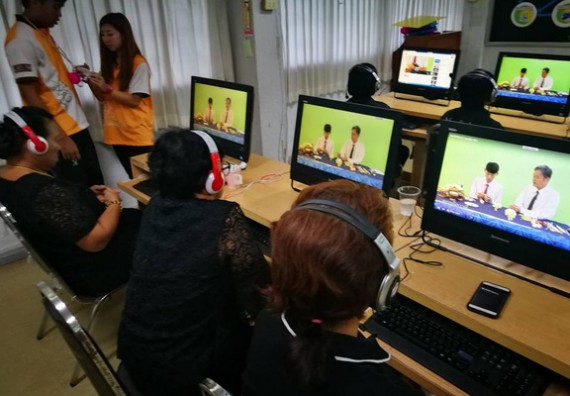 ภาพกิจกรรม หลักสูตรเทคโนโลยีสารสนเทศ จัดการอบรมเชิงปฏิบัติการ เรื่อง การใช้คอมพิวเตอร์เบื้องต้นในผู้สูงอายุ