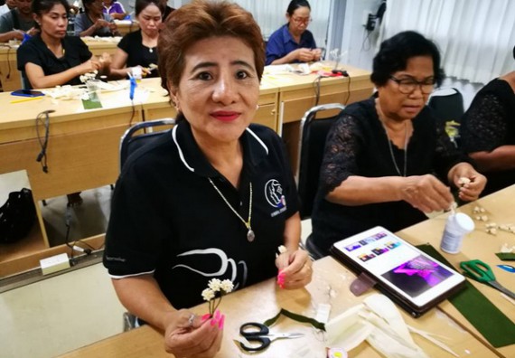 ภาพกิจกรรม หลักสูตรเทคโนโลยีสารสนเทศ จัดการอบรมเชิงปฏิบัติการ เรื่อง การใช้คอมพิวเตอร์เบื้องต้นในผู้สูงอายุ