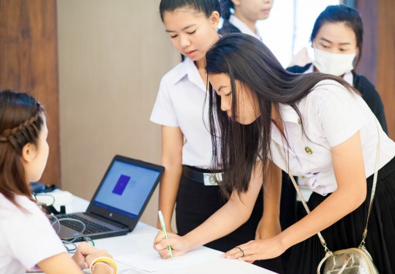 ภาพกิจกรรม คณะวิทยาศาสตร์และเทคโนโลยี จัดกิจกรรมไหว้ครูคณะวิทยาศาสตร์และเทคโนโลยี ประจำปีการศึกษา 2560