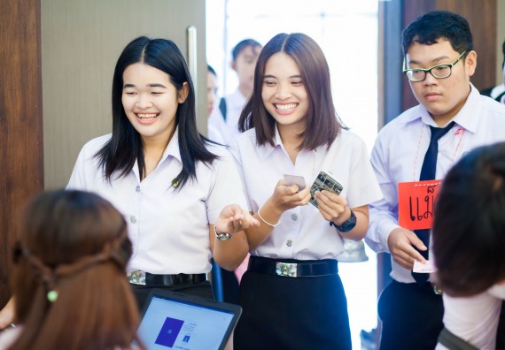 ภาพกิจกรรม คณะวิทยาศาสตร์และเทคโนโลยี จัดกิจกรรมไหว้ครูคณะวิทยาศาสตร์และเทคโนโลยี ประจำปีการศึกษา 2560