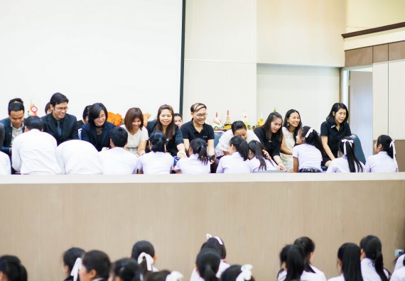 ภาพกิจกรรม คณะวิทยาศาสตร์และเทคโนโลยี จัดกิจกรรมไหว้ครูคณะวิทยาศาสตร์และเทคโนโลยี ประจำปีการศึกษา 2560