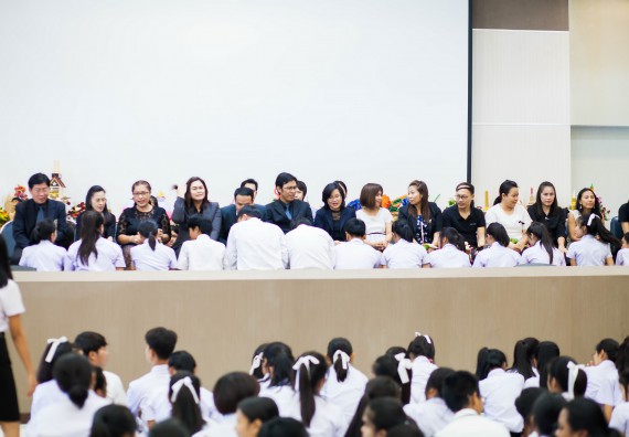 ภาพกิจกรรม คณะวิทยาศาสตร์และเทคโนโลยี จัดกิจกรรมไหว้ครูคณะวิทยาศาสตร์และเทคโนโลยี ประจำปีการศึกษา 2560