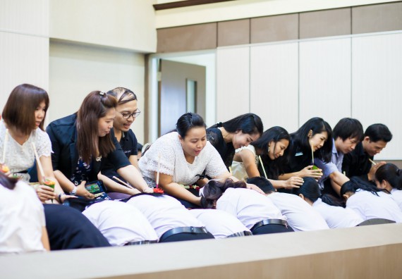 ภาพกิจกรรม คณะวิทยาศาสตร์และเทคโนโลยี จัดกิจกรรมไหว้ครูคณะวิทยาศาสตร์และเทคโนโลยี ประจำปีการศึกษา 2560