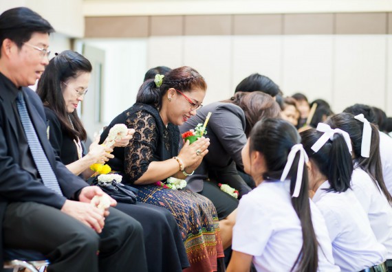 ภาพกิจกรรม คณะวิทยาศาสตร์และเทคโนโลยี จัดกิจกรรมไหว้ครูคณะวิทยาศาสตร์และเทคโนโลยี ประจำปีการศึกษา 2560