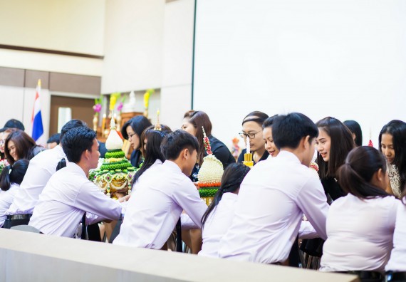 ภาพกิจกรรม คณะวิทยาศาสตร์และเทคโนโลยี จัดกิจกรรมไหว้ครูคณะวิทยาศาสตร์และเทคโนโลยี ประจำปีการศึกษา 2560