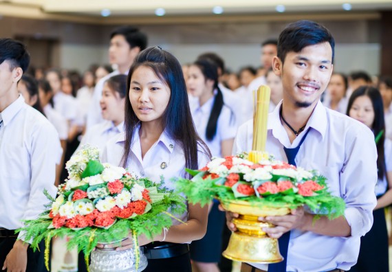 ภาพกิจกรรม คณะวิทยาศาสตร์และเทคโนโลยี จัดกิจกรรมไหว้ครูคณะวิทยาศาสตร์และเทคโนโลยี ประจำปีการศึกษา 2560