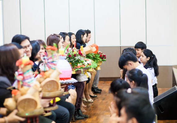 ภาพกิจกรรม คณะวิทยาศาสตร์และเทคโนโลยี จัดกิจกรรมไหว้ครูคณะวิทยาศาสตร์และเทคโนโลยี ประจำปีการศึกษา 2560
