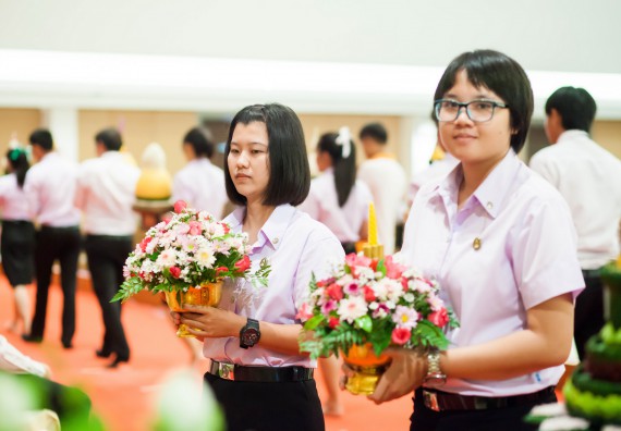 ภาพกิจกรรม คณะวิทยาศาสตร์และเทคโนโลยี เข้าร่วมพิธีไหว้ครู “น้อมจิตวันทาบูชาครู” ประจำปีการศึกษา 2560