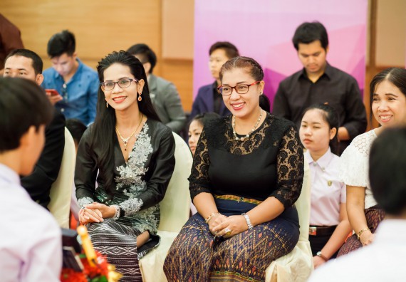 ภาพกิจกรรม คณะวิทยาศาสตร์และเทคโนโลยี เข้าร่วมพิธีไหว้ครู “น้อมจิตวันทาบูชาครู” ประจำปีการศึกษา 2560