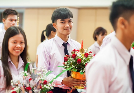 ภาพกิจกรรม คณะวิทยาศาสตร์และเทคโนโลยี เข้าร่วมพิธีไหว้ครู “น้อมจิตวันทาบูชาครู” ประจำปีการศึกษา 2560