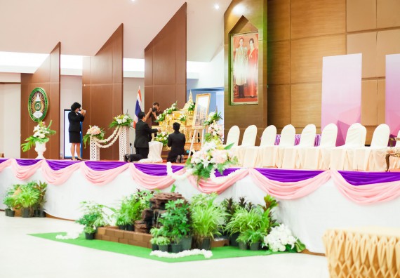 ภาพกิจกรรม คณะวิทยาศาสตร์และเทคโนโลยี เข้าร่วมพิธีไหว้ครู “น้อมจิตวันทาบูชาครู” ประจำปีการศึกษา 2560