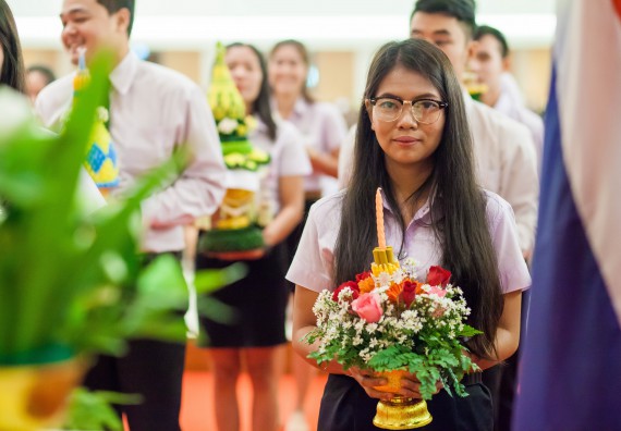 ภาพกิจกรรม คณะวิทยาศาสตร์และเทคโนโลยี เข้าร่วมพิธีไหว้ครู “น้อมจิตวันทาบูชาครู” ประจำปีการศึกษา 2560