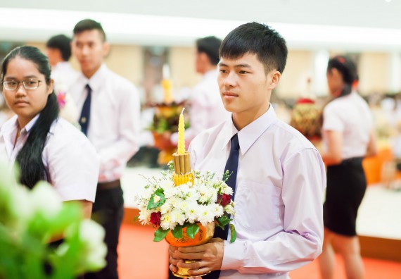 ภาพกิจกรรม คณะวิทยาศาสตร์และเทคโนโลยี เข้าร่วมพิธีไหว้ครู “น้อมจิตวันทาบูชาครู” ประจำปีการศึกษา 2560