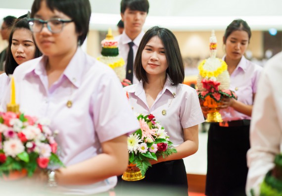 ภาพกิจกรรม คณะวิทยาศาสตร์และเทคโนโลยี เข้าร่วมพิธีไหว้ครู “น้อมจิตวันทาบูชาครู” ประจำปีการศึกษา 2560