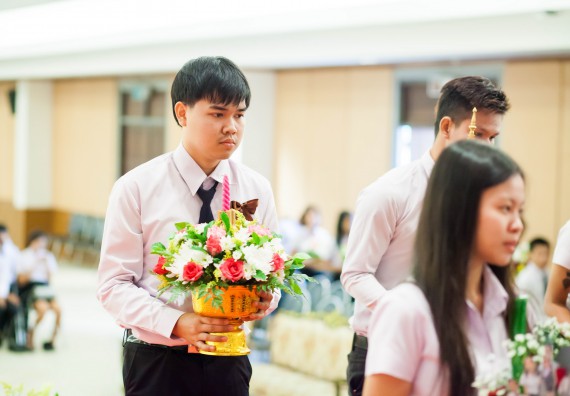 ภาพกิจกรรม คณะวิทยาศาสตร์และเทคโนโลยี เข้าร่วมพิธีไหว้ครู “น้อมจิตวันทาบูชาครู” ประจำปีการศึกษา 2560