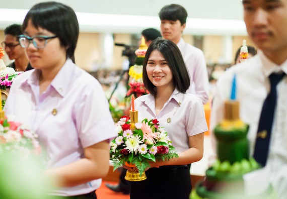 ภาพกิจกรรม คณะวิทยาศาสตร์และเทคโนโลยี เข้าร่วมพิธีไหว้ครู “น้อมจิตวันทาบูชาครู” ประจำปีการศึกษา 2560