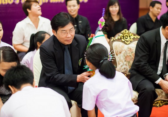 ภาพกิจกรรม คณะวิทยาศาสตร์และเทคโนโลยี เข้าร่วมพิธีไหว้ครู “น้อมจิตวันทาบูชาครู” ประจำปีการศึกษา 2560