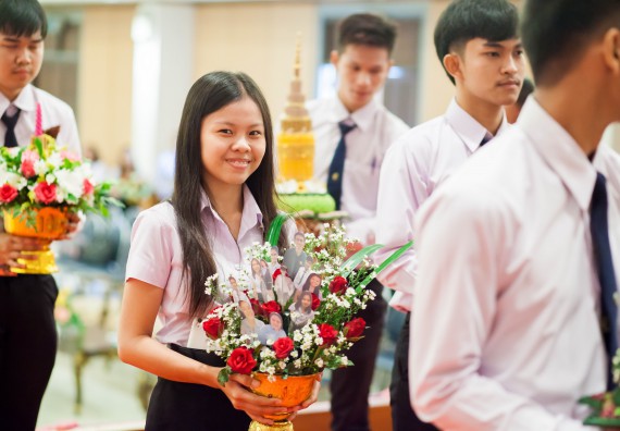 ภาพกิจกรรม คณะวิทยาศาสตร์และเทคโนโลยี เข้าร่วมพิธีไหว้ครู “น้อมจิตวันทาบูชาครู” ประจำปีการศึกษา 2560