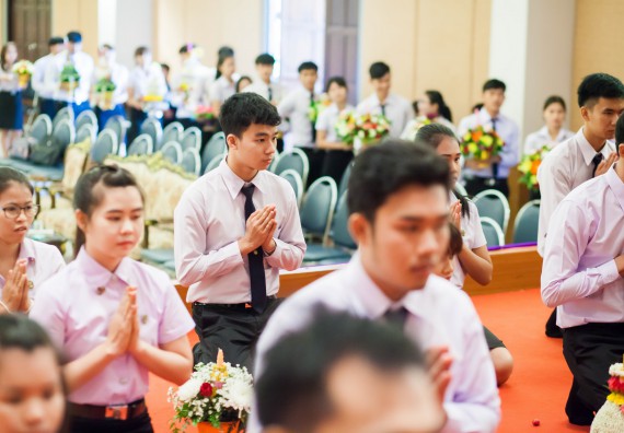 ภาพกิจกรรม คณะวิทยาศาสตร์และเทคโนโลยี เข้าร่วมพิธีไหว้ครู “น้อมจิตวันทาบูชาครู” ประจำปีการศึกษา 2560