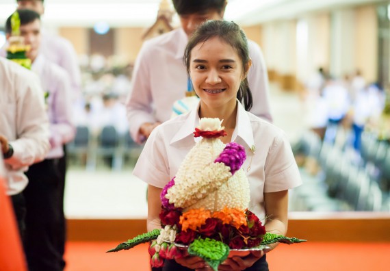 ภาพกิจกรรม คณะวิทยาศาสตร์และเทคโนโลยี เข้าร่วมพิธีไหว้ครู “น้อมจิตวันทาบูชาครู” ประจำปีการศึกษา 2560