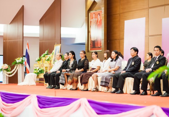 ภาพกิจกรรม คณะวิทยาศาสตร์และเทคโนโลยี เข้าร่วมพิธีไหว้ครู “น้อมจิตวันทาบูชาครู” ประจำปีการศึกษา 2560