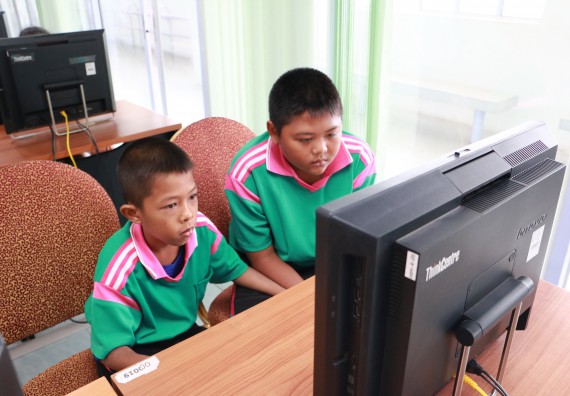 ภาพกิจกรรม ทักษะการสร้างหนังสืออิเล็กทรอนิกส์ E-Book ระดับชั้นประถมศึกษาตอนปลาย