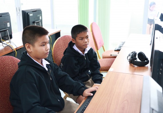 ภาพกิจกรรม ทักษะการสร้างหนังสืออิเล็กทรอนิกส์ E-Book ระดับชั้นประถมศึกษาตอนปลาย