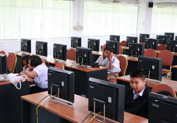 ภาพกิจกรรม ทักษะการสร้างหนังสืออิเล็กทรอนิกส์ E-Book ระดับชั้นประถมศึกษาตอนปลาย