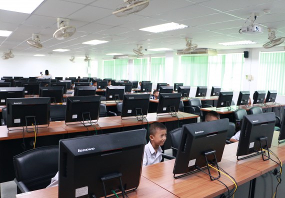 ภาพกิจกรรม วาดภาพด้วยโปรแกรม Paint ระดับประถมศึกษาตอนต้น