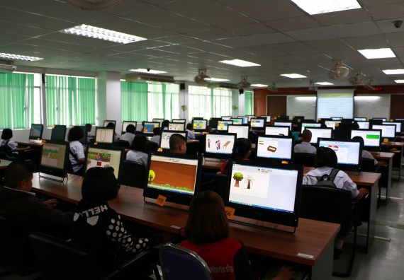 ภาพกิจกรรม วาดภาพด้วยโปรแกรม Paint ระดับประถมศึกษาตอนต้น