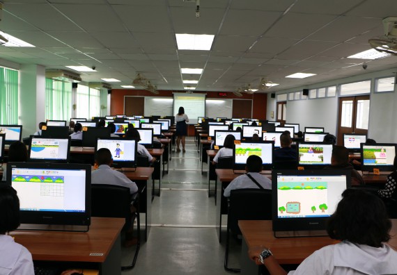 ภาพกิจกรรม วาดภาพด้วยโปรแกรม Paint ระดับประถมศึกษาตอนต้น