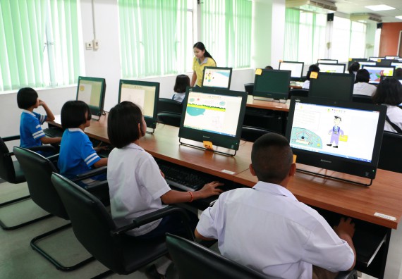 ภาพกิจกรรม วาดภาพด้วยโปรแกรม Paint ระดับประถมศึกษาตอนต้น