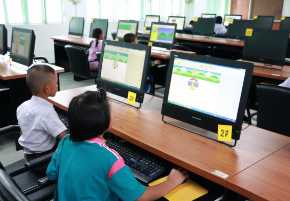 ภาพกิจกรรม วาดภาพด้วยโปรแกรม Paint ระดับประถมศึกษาตอนต้น