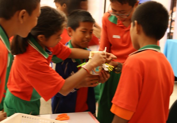 ภาพบรรยากาศการเข้าชมกิจกรรม คาราวานวิทยาศาสตร์ อพวช.