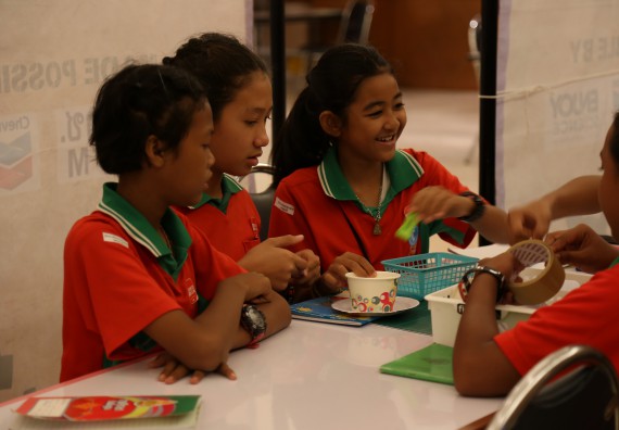 ภาพบรรยากาศการเข้าชมกิจกรรม คาราวานวิทยาศาสตร์ อพวช.