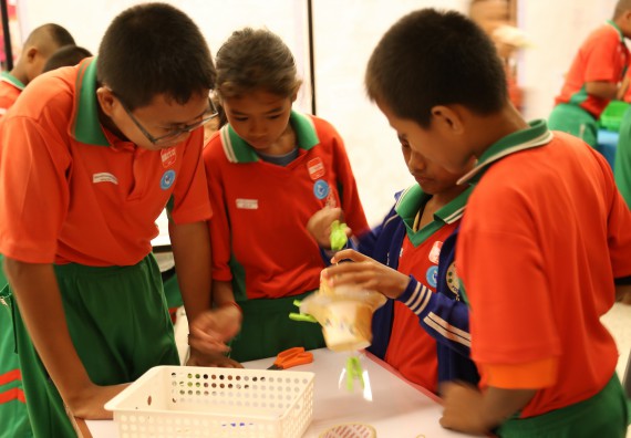 ภาพบรรยากาศการเข้าชมกิจกรรม คาราวานวิทยาศาสตร์ อพวช.